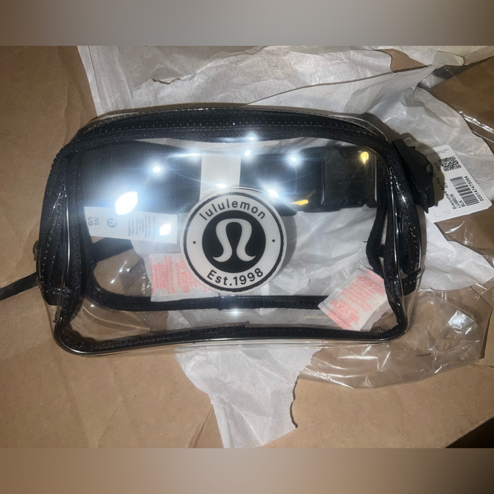 NWT Clear Lululemon Everywhere Belt Bag 1L black